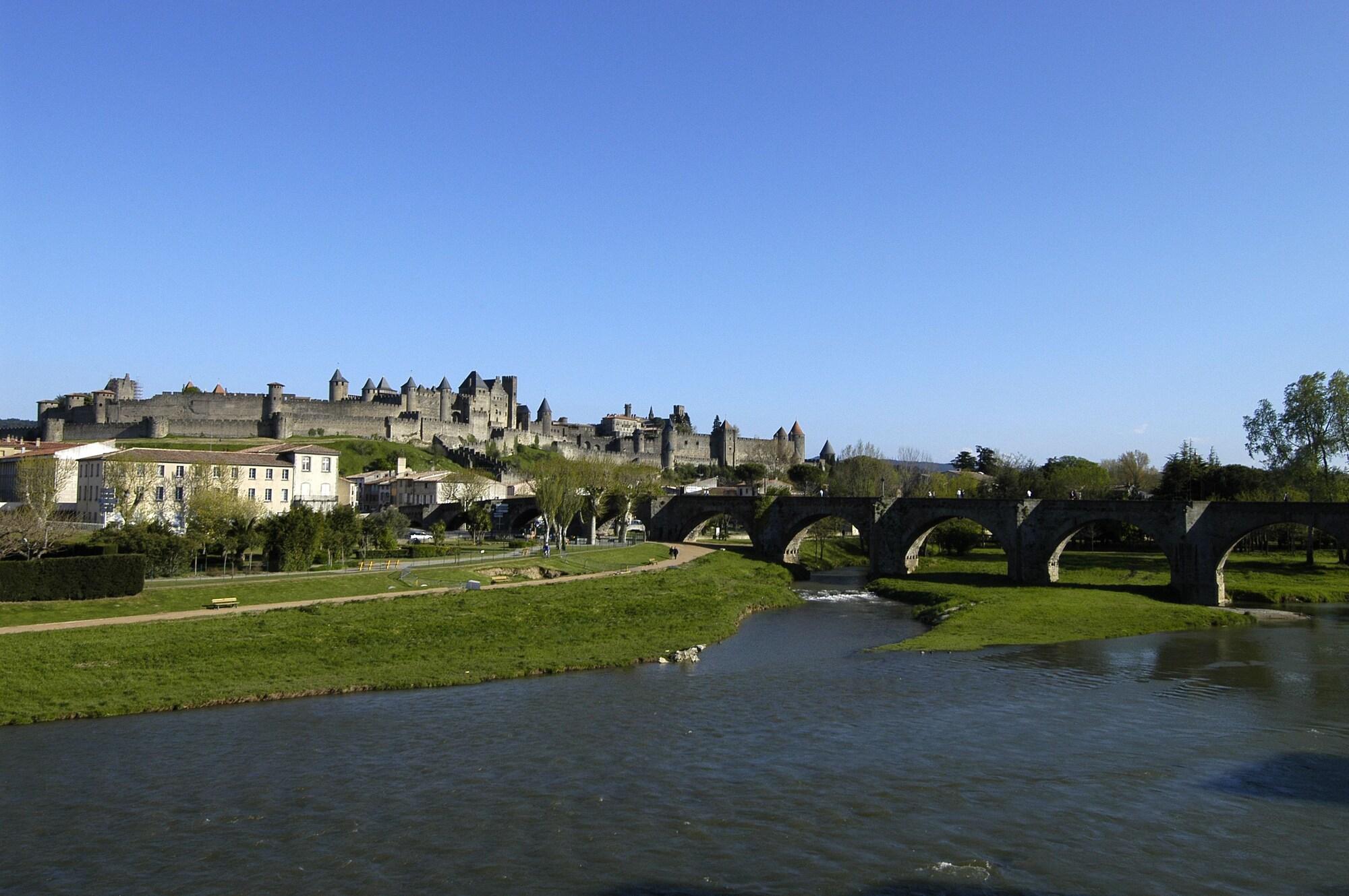 Sowell Hotels Les Chevaliers Carcassonne Bagian luar foto