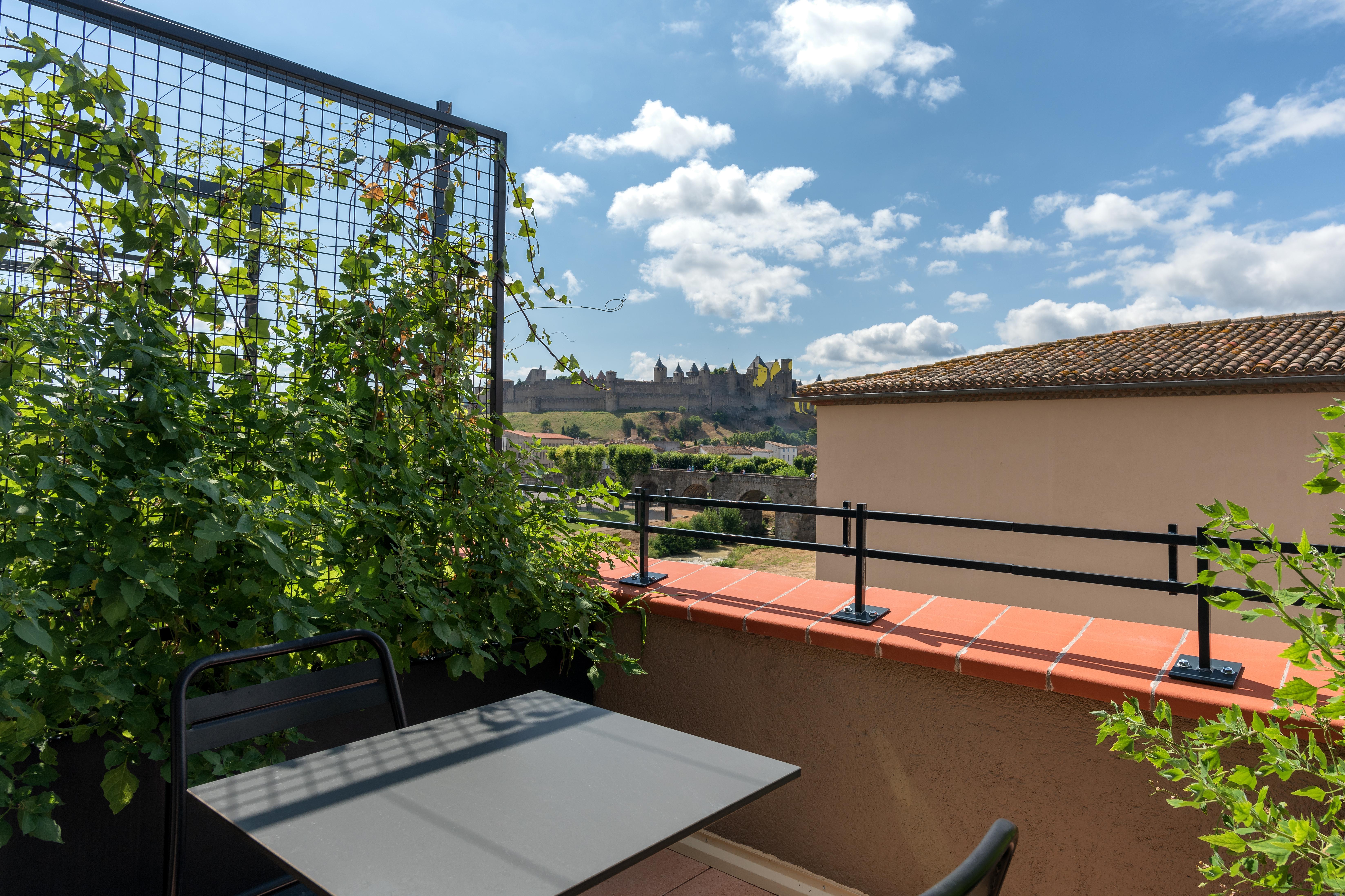 Sowell Hotels Les Chevaliers Carcassonne Bagian luar foto