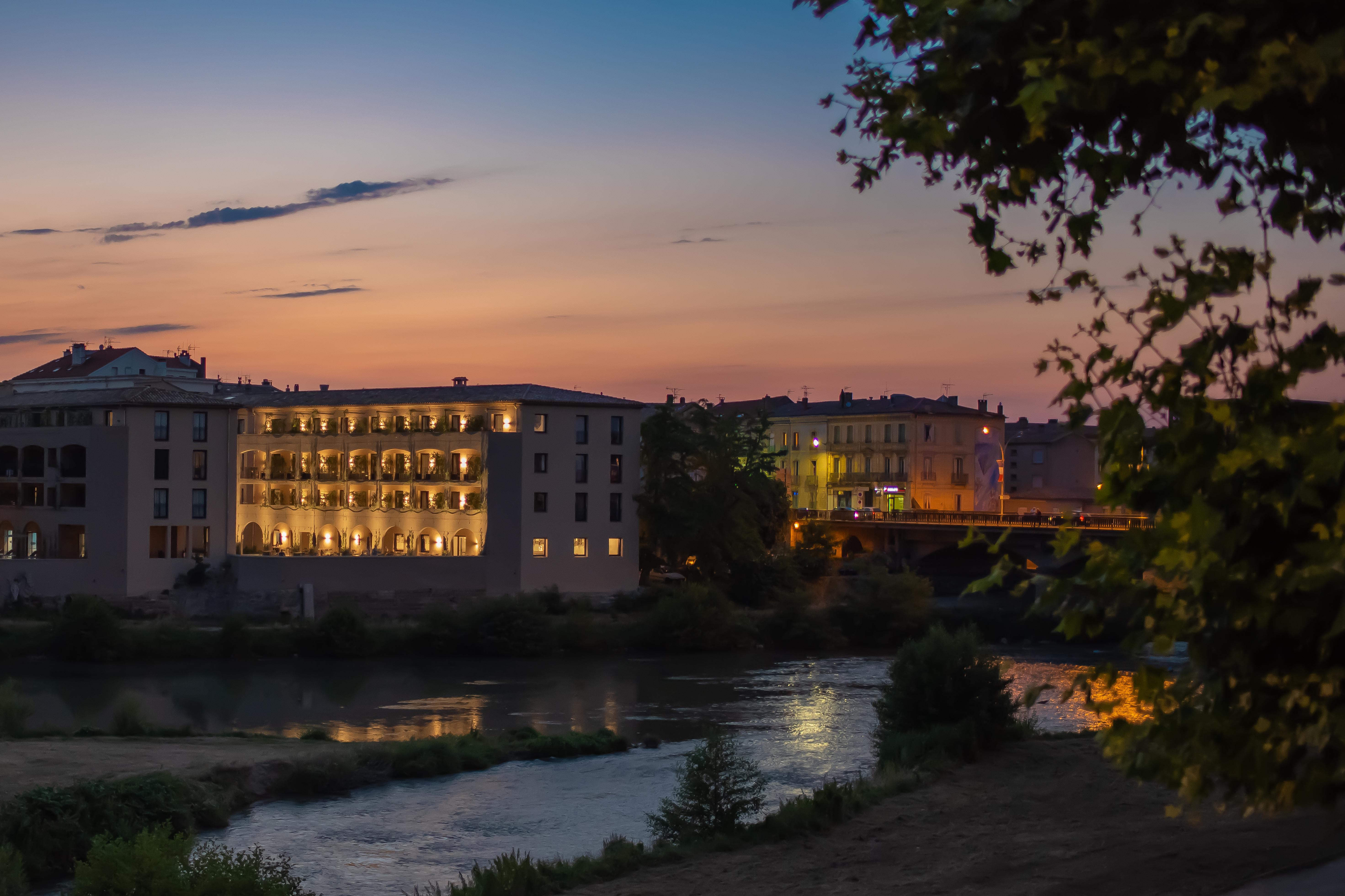 Sowell Hotels Les Chevaliers Carcassonne Bagian luar foto