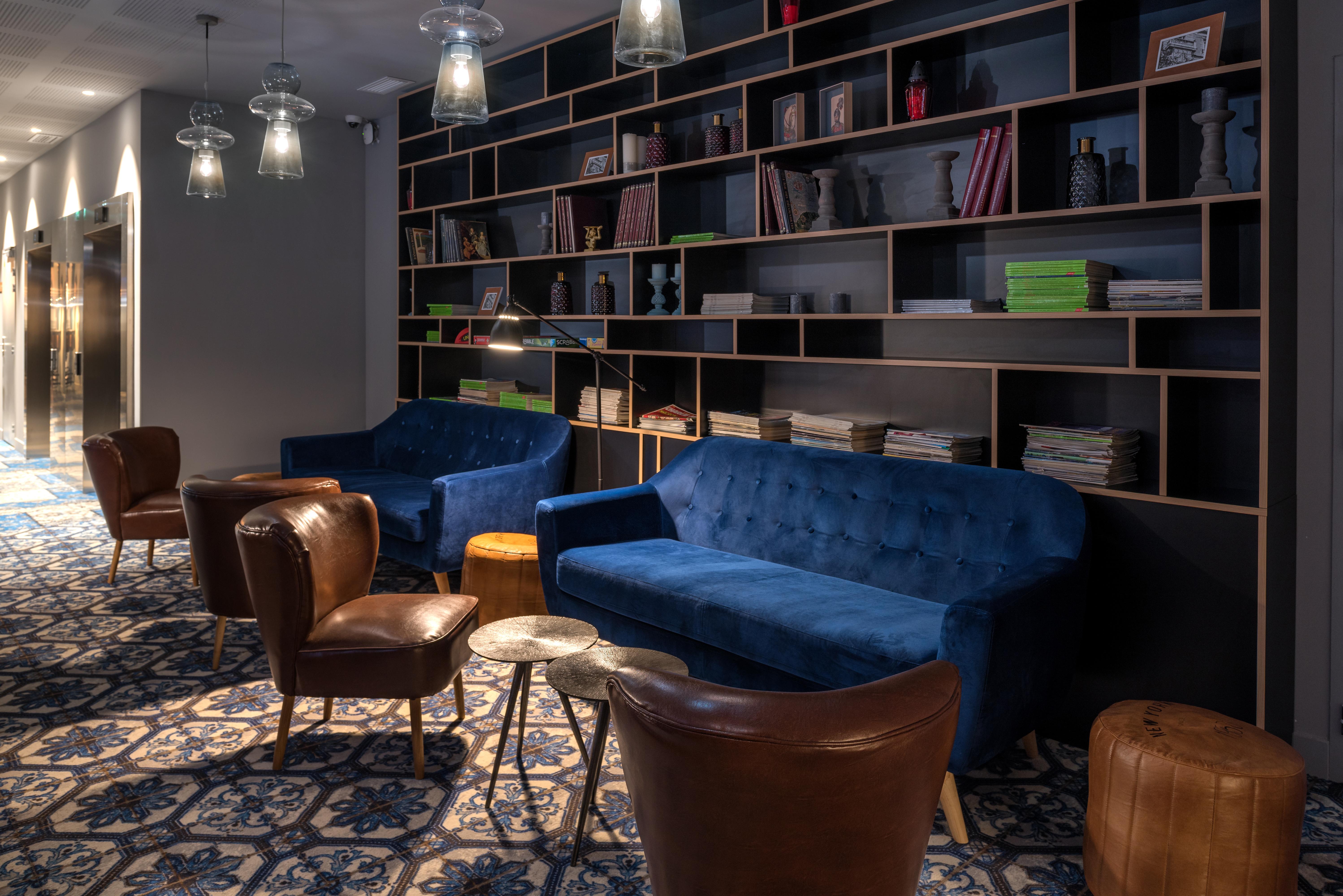 Sowell Hotels Les Chevaliers Carcassonne Bagian luar foto