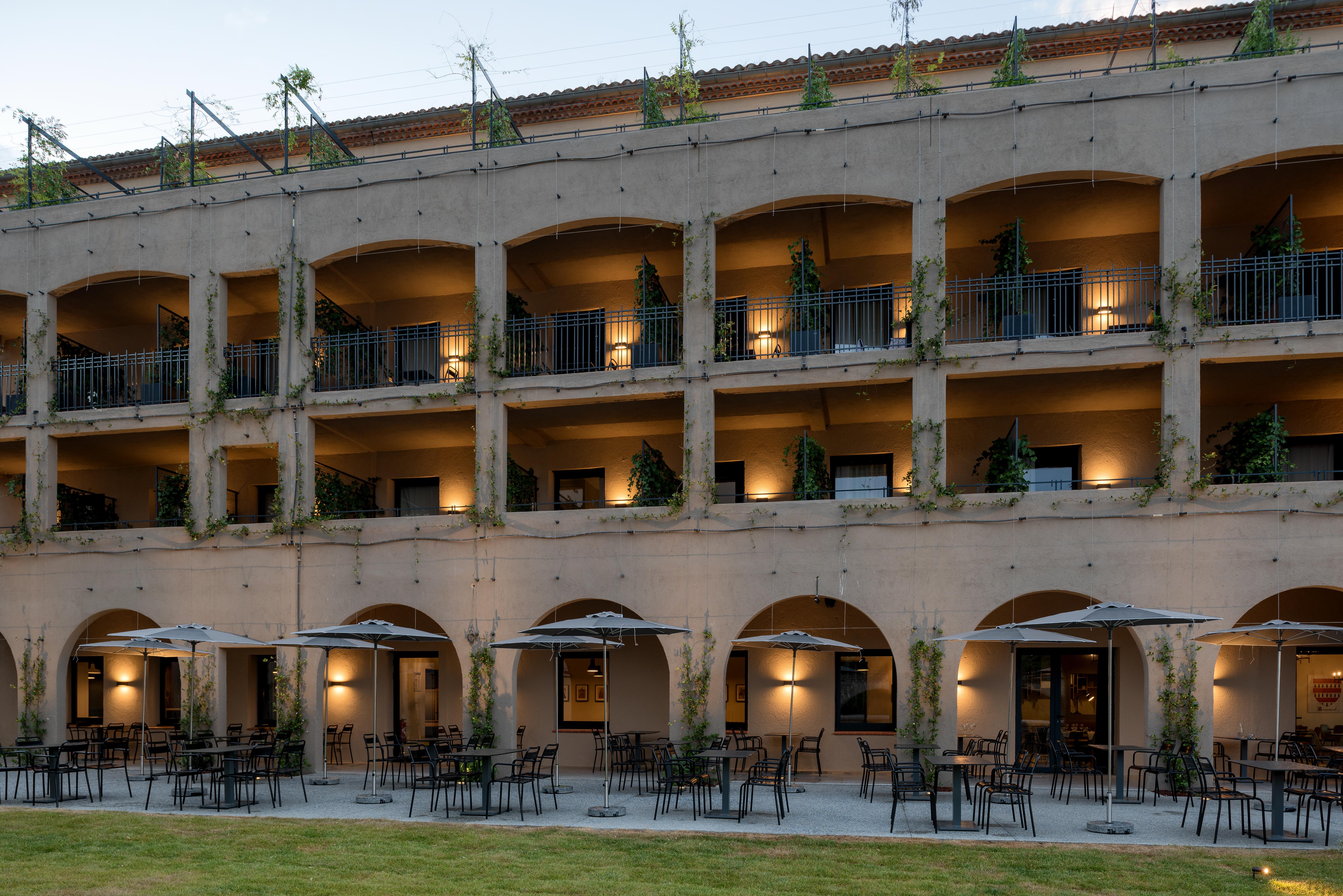 Sowell Hotels Les Chevaliers Carcassonne Bagian luar foto