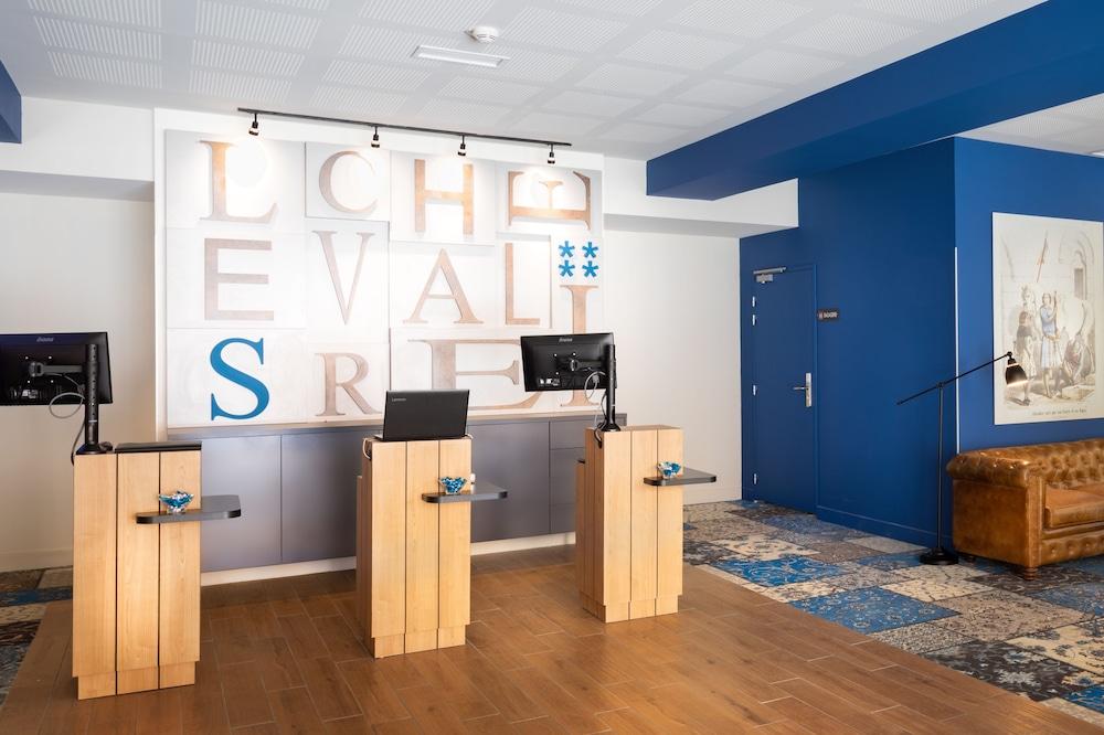 Sowell Hotels Les Chevaliers Carcassonne Bagian luar foto
