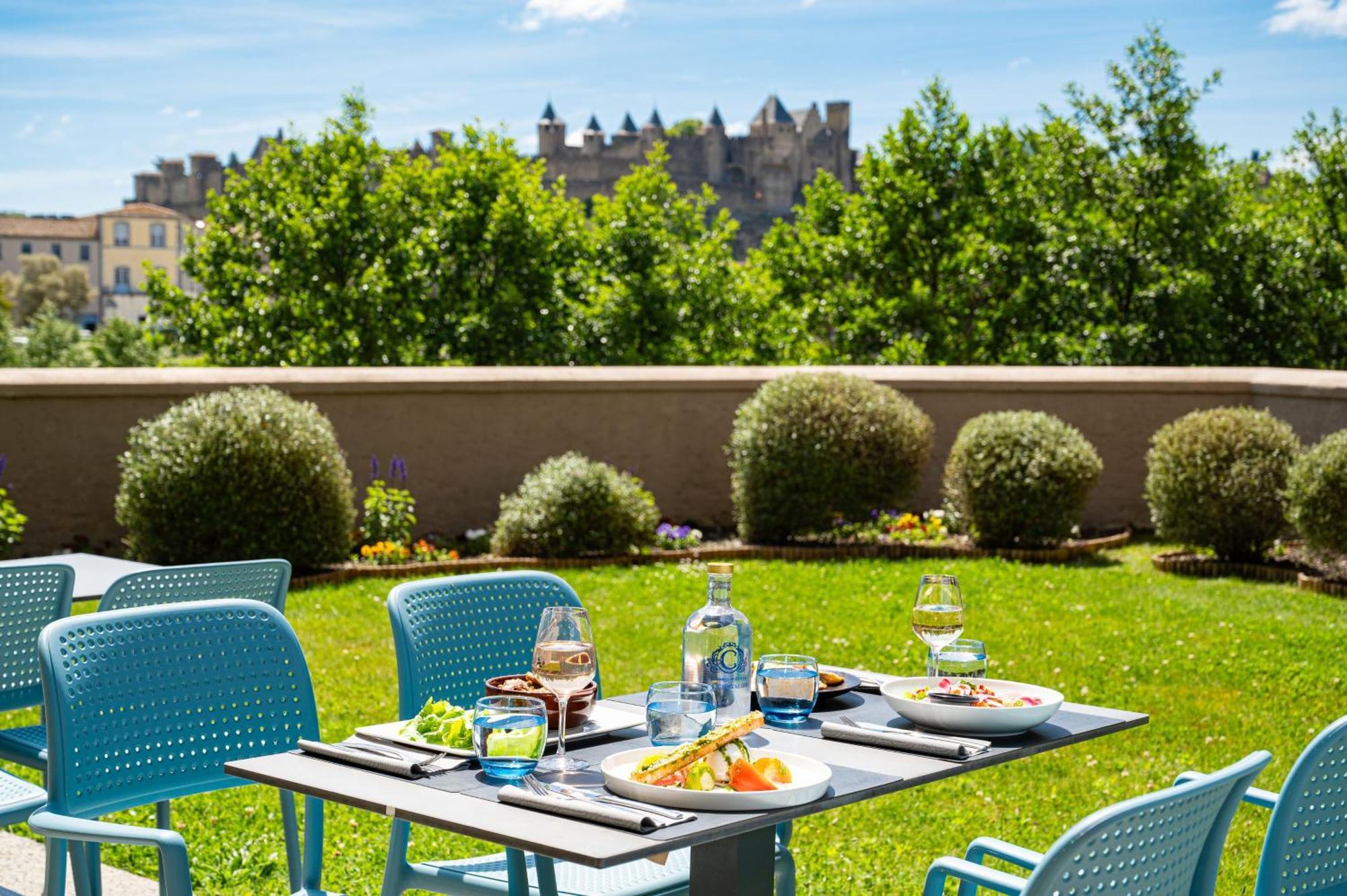 Sowell Hotels Les Chevaliers Carcassonne Bagian luar foto