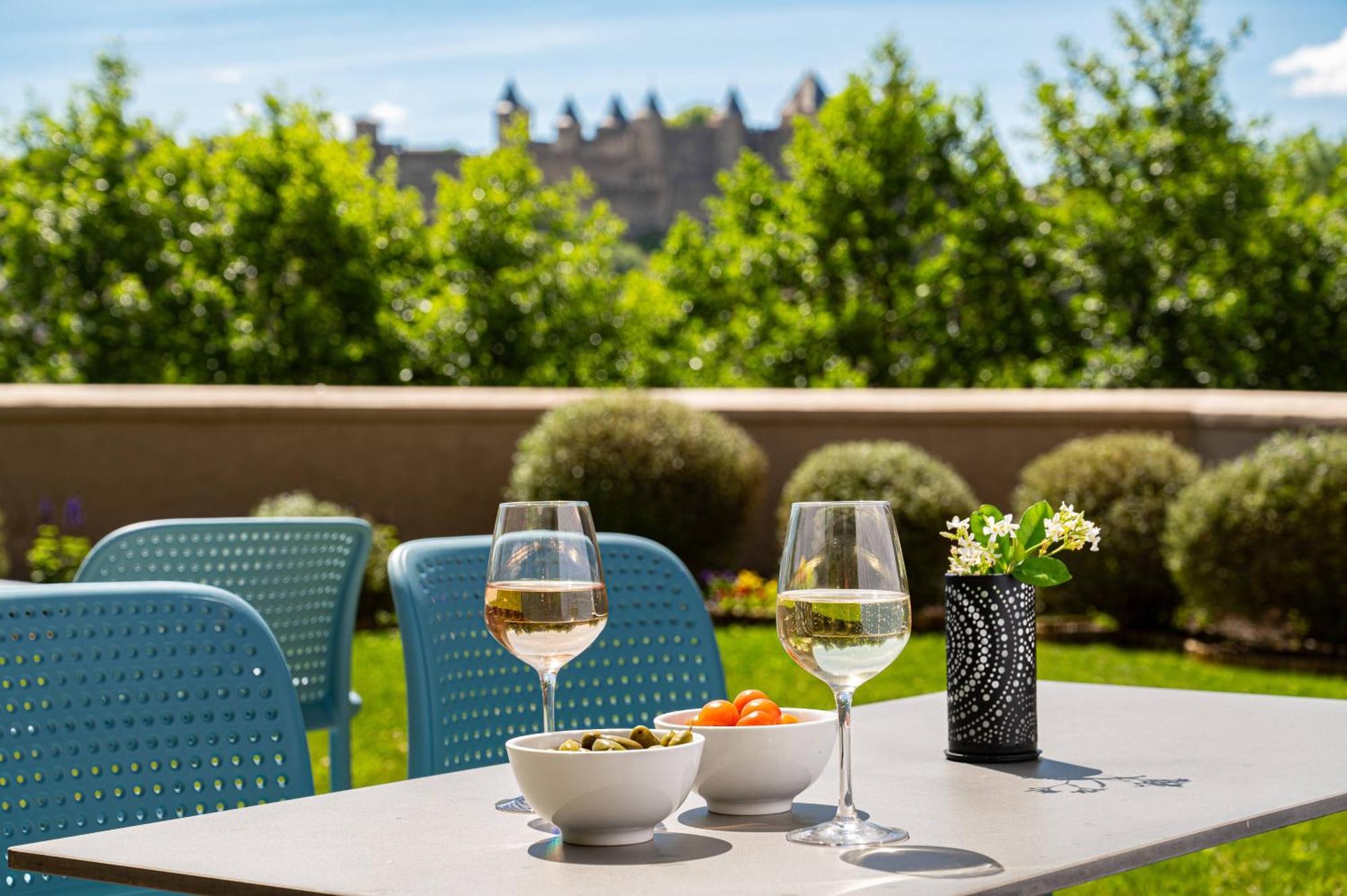 Sowell Hotels Les Chevaliers Carcassonne Bagian luar foto